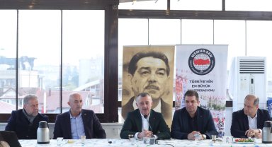 Başkan Büyükakın, Kocaeli Memur-Sen'e konuk oldu