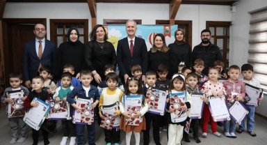 Bursa İnegöl'de 'Beşinci Mevsim'in miniklerinin karne heyecanı