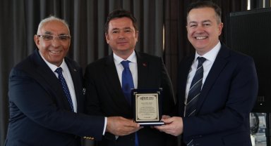 Bursa Osmangazi'de Başkan Aydın iş insanları ile buluştu