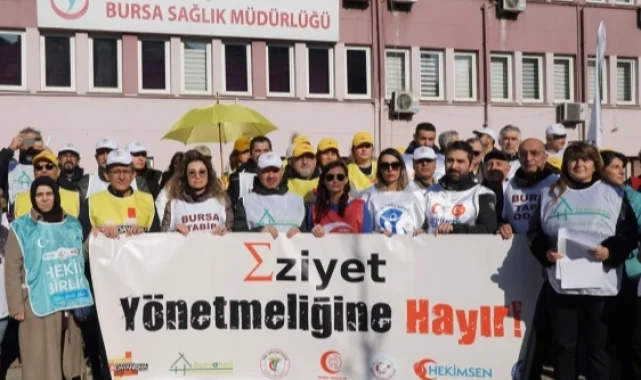 Bursa'da sağlık çalışanları iş bıraktı