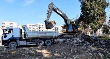 İzmir Bornova'ya ücretsiz halk otoparkı geliyor