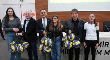 İzmirli öğrenciler sporcularla buluştu