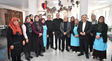 Kayseri Büyükşehir'den kadın kooperatifine ziyaret