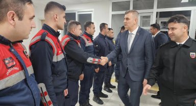 Kocaeli Gölcük'te Başkan Sezer yılbaşı gecesi yalnız bırakmadı
