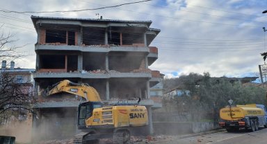 Kocaeli Gölcük'te depreme dayanıksız binalardan arındırılıyor