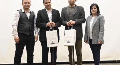 Manisa'da engelleri aşan betimlemeli belgesel gösterimi