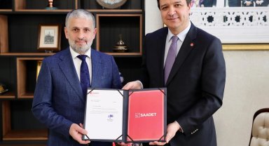 Saadet Bursa'da bayrak değişimi