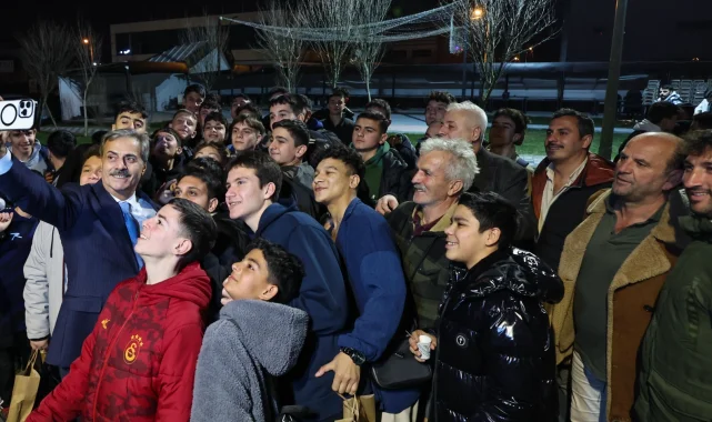 Sakarya'da Başkan Alemdar gençlerle buluştu