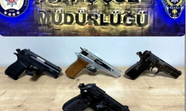 Adıyaman'da şüpheli araçlarda tabanca ele geçirildi