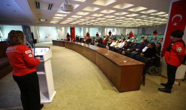 AKUT'TAN engellilere yönelik deprem semineri