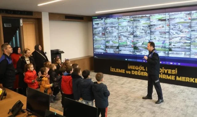 Anaokulu öğrencilerinden İnegöl Belediyesi'ne 'izleme' ziyareti