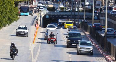 Antalya'da halk otobüsleri için ikinci özel şerit uygulaması
