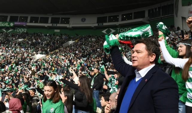 Başkan Aydın, Bursaspor'un maçını öğrencilerle birlikte izledi