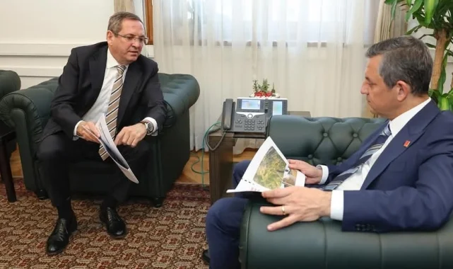 Başkan Ergin, Özgür Özel'e Ayvalık çalışmalarını anlattı