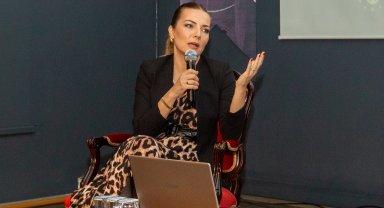 Burcu Kara, 'Bursa Bellek'in konuğu oldu