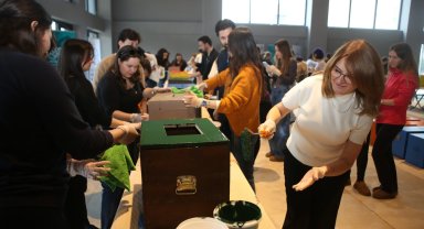 Bursa Nilüfer'de eski oy sandıkları yuva oldu!