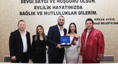 Bursa Osmangazi'de Başkan Aydın'dan 14 Şubat'a özel çifte sürpriz
