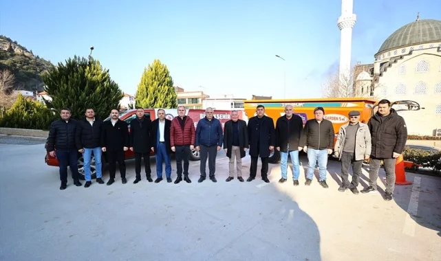 Denizli Büyükşehir'den üreticilere gübre römorku desteği