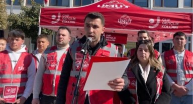 Edirne'de CHP'li gençlerden 'Senin yerin CHP' çağrısı