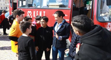 Efes Selçuk'ta öğrenciler mutlu! Kent Lokantası Öğrenci Otobüsünde yemek 10 TL!