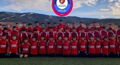 Genç futbolcular Fair-Play ruhu ile sahalarda