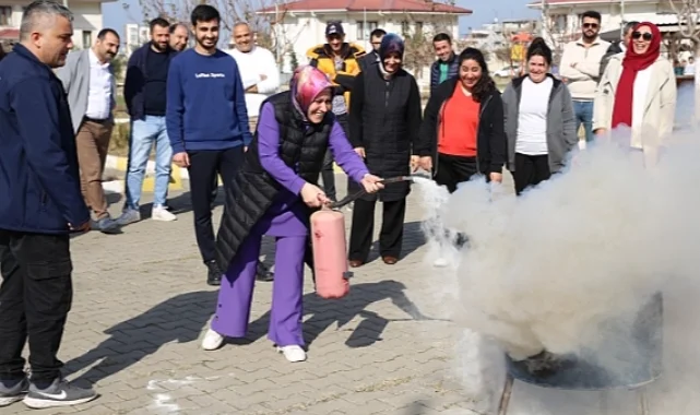 Hatay itfaiyesinden sevgievlerinde yangı tatbikatı
