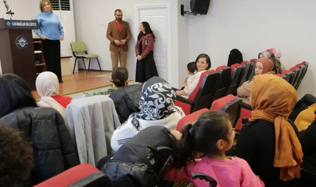 İzmir Karabağlar'da annelere farkındalık eğitimi