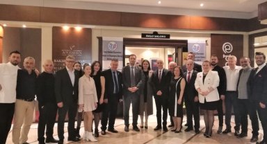 İzmir'de BAL-GÖÇ gala gecesi büyük ilgi gördü