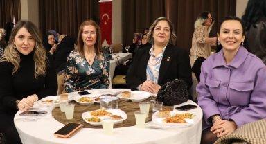 Kocaeli'de kadınlar matinesinde eğlenceli vakit