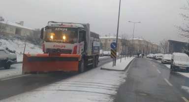 Kocaeli'de kar mesaisi sürüyor