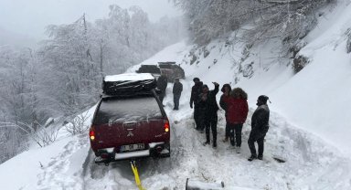 Kocaeli'de karda mahsur kalan vatandaşın imdadına Büyükşehir koştu