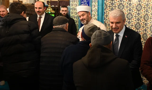 Konya'da Vali Akın ve Başkan Altay kandil bereketine ortak oldu