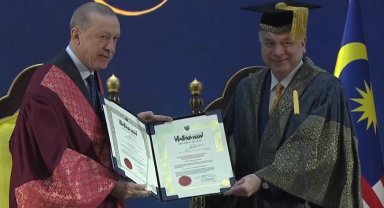 Malezya'dan Cumhurbaşkanı Erdoğan'a fahri doktora beratı