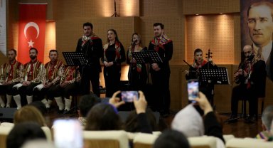 Sakaryalı müzikseverler türkülerle maziye gitti