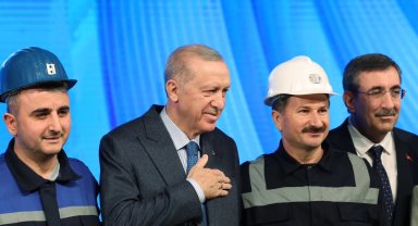 Üniversiteliye 15 bin 162 TL destek! Programın detaylarını Erdoğan duyurdu