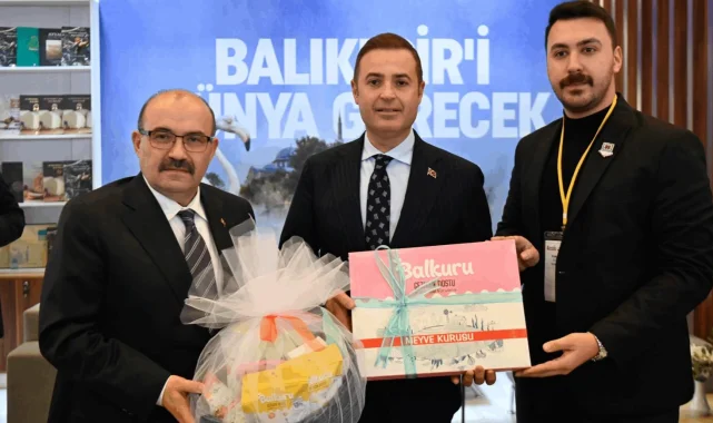 Vali Ustaoğlu, EMITT'te Balıkesir standını ziyaret etti