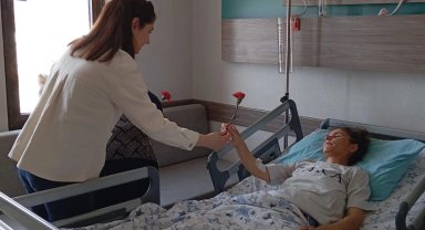 Adıyaman'da Anahtar Parti'den hastanedeki kadınlara anlamlı ziyaret