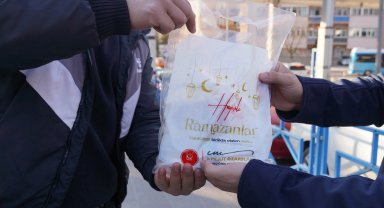 Ankra Keçiören Belediyesi'nden kumanya ve tatlı ikramı