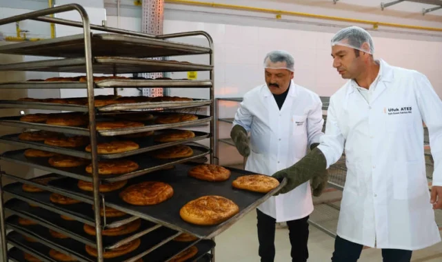 Antalya Halk Ekmek Büfeleri'nde ramazan pidesi 15 TL