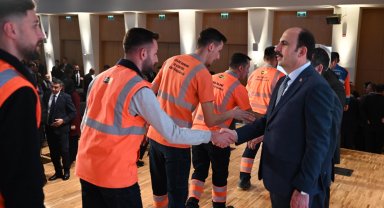 Başkan Altay Konya Büyükşehir Belediyesi çalışanlarıyla bayramlaştı
