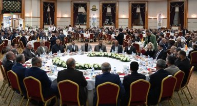 Başkan Er iftarda muhtarları ağırladı