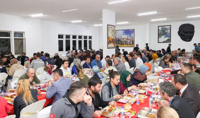 Bilecik Valisi Aygöl, seramik işçileriyle oruç açtı