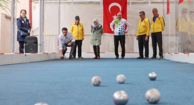 Bilecik'te huzurevi sakinleri yeteneklerini Bocce ile sergiledi
