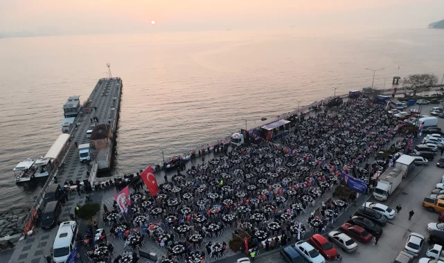 Bursa Büyükşehir'den Gemlik'te 3000 kişilik iftar sofrası