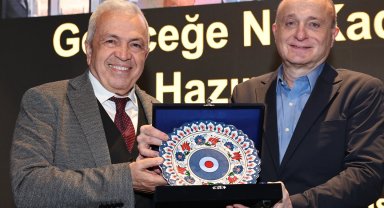 Bursa Nilüfer'de Alphan Manas ile "Geleceğe Ne Kadar Hazırız?"