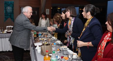 Bursa Nilüfer'de Başkan Özdemir kadınlarla buluştu
