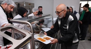 Bursa Nilüfer'de iftar sofraları dayanışmayı artırıyor