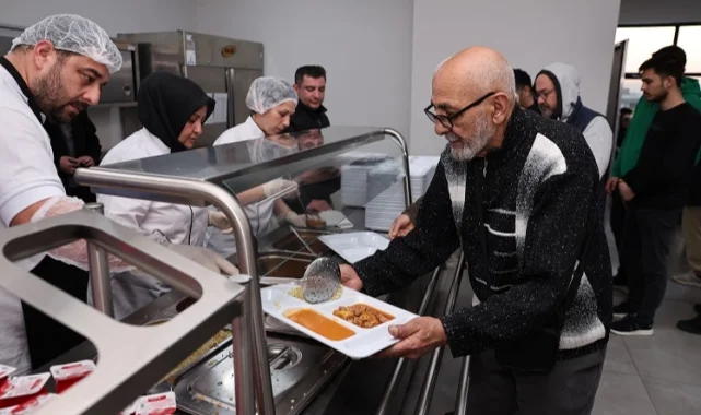 Bursa Nilüfer'de iftar sofraları dayanışmayı artırıyor