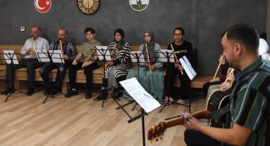 Bursa Osmangazi'de öğrencilerden Çanakkale türküsü