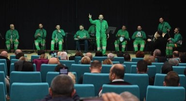 Bursa Osmangazi'de temizlik işçileri bu kez kulakların pasını temizledi